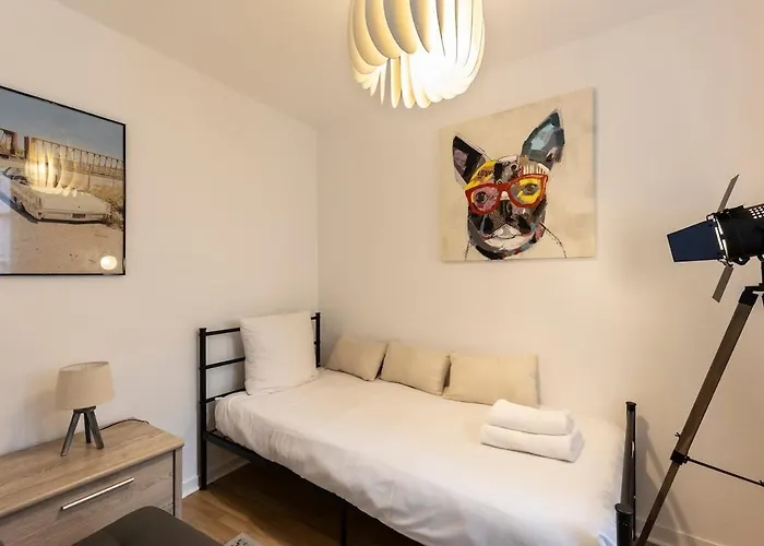 Le 77 De Satie * Honfleur